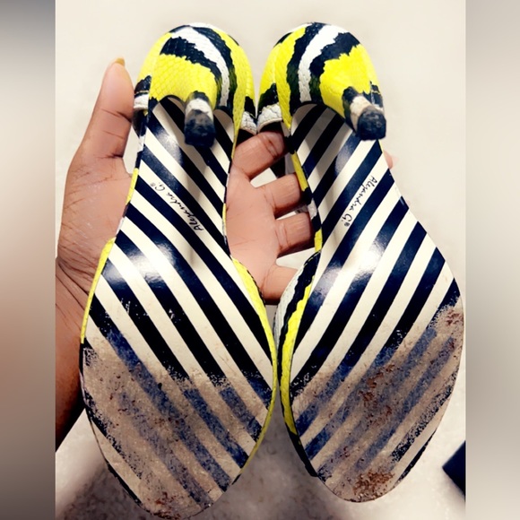 Yellow, black and white Snake 🐍 skin OPEN TOE sandal🔥 - Picture 4 of 4